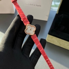 VAN CLEEF ARPELS Watches